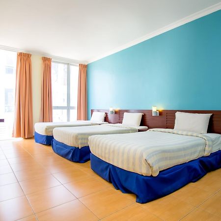 Ample Hotel Skudai Exterior photo