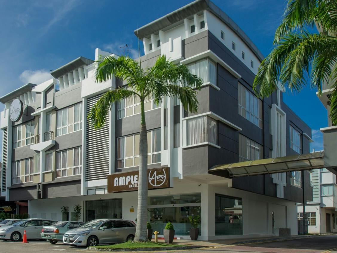 Ample Hotel Skudai Exterior photo