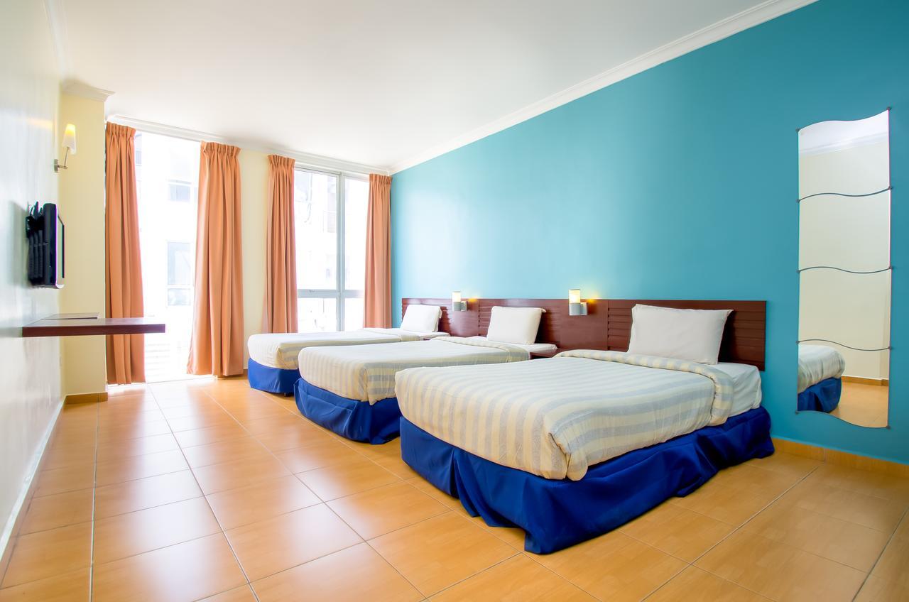 Ample Hotel Skudai Exterior photo